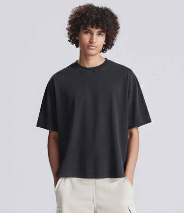 AWDis Heavyweight Boxy Cropped 240 T-Shirt AT004 - AT004 Deep Black Model