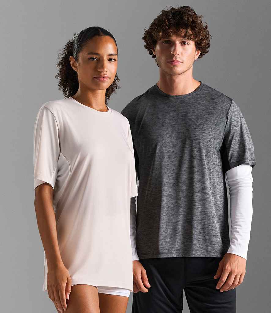 SOL'S Unisex Storm Performance T-Shirt 04810 - 04810 Dark Grey/Light Grey Model
