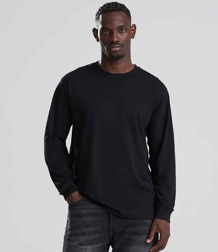 AWDis Long Sleeve 180 T-Shirt AT012 - AT012 Deep Black Model