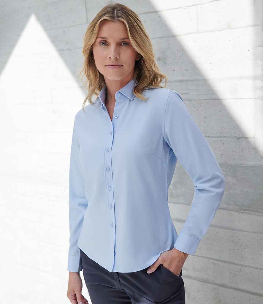 Henbury Ladies Long Sleeved Cotton Feel Coolplus® Shirt H583 - H583 Light Blue Model
