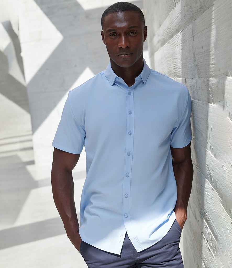 Henbury Short Sleeved Cotton Feel Coolplus® Shirt H588 - H588 Light Blue Model