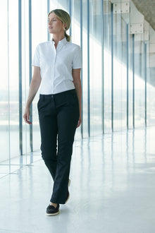 Henbury H641 official lifestyle photography - Black model