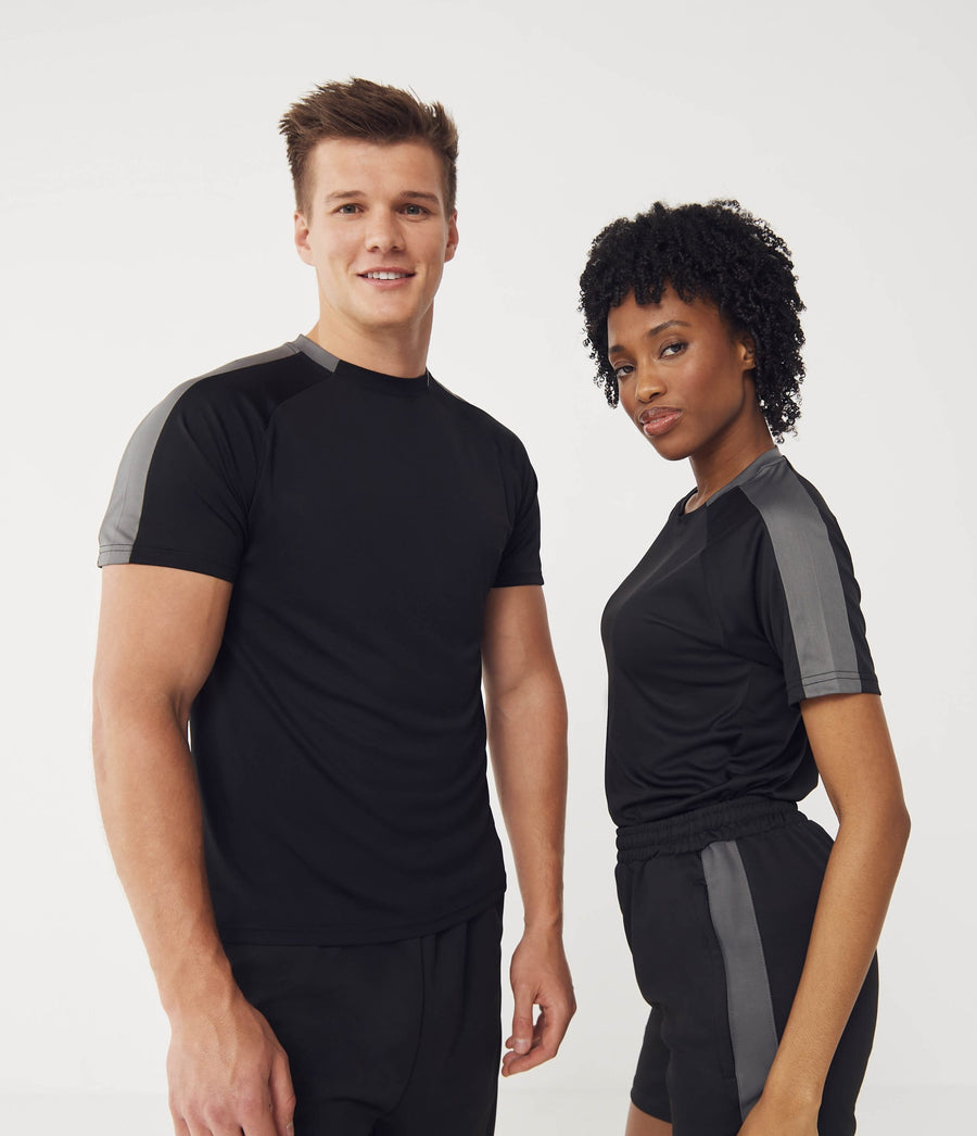 Finden + Hales Unisex Team T-Shirt LV290 - model lifestyle
