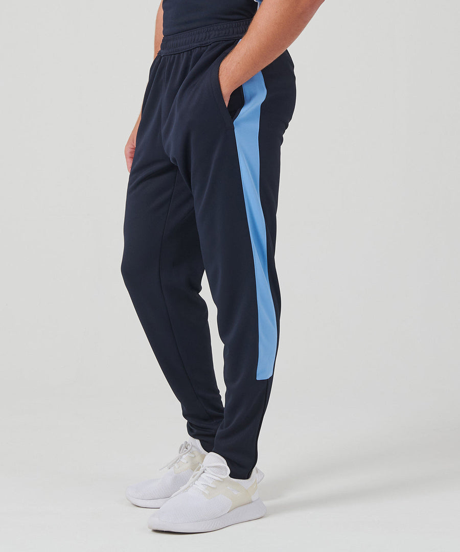 Finden + Hales Knitted Tracksuit Pants LV881 - model