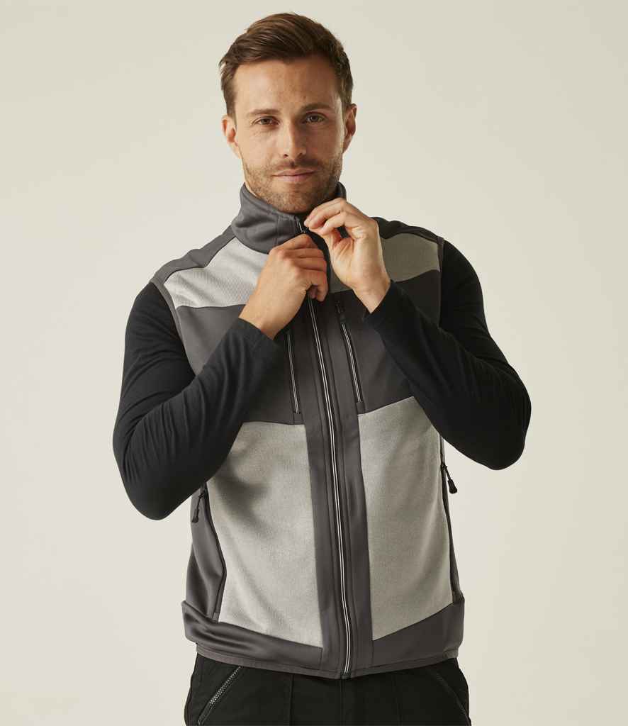 Regatta E-Volve Unisex Knit Effect Stretch Bodywarmer RG383 - RG383 Mineral Grey/Ash Model