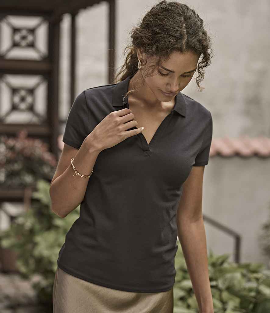 Tee Jays Ladies Luxury Stretch V Neck Polo Shirt T1409 - T1409 Black Model