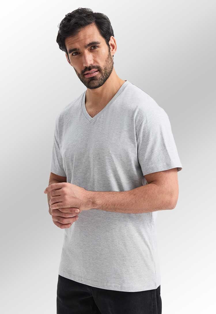 Classic V Neck T-shirt UC317 - lifestyle model