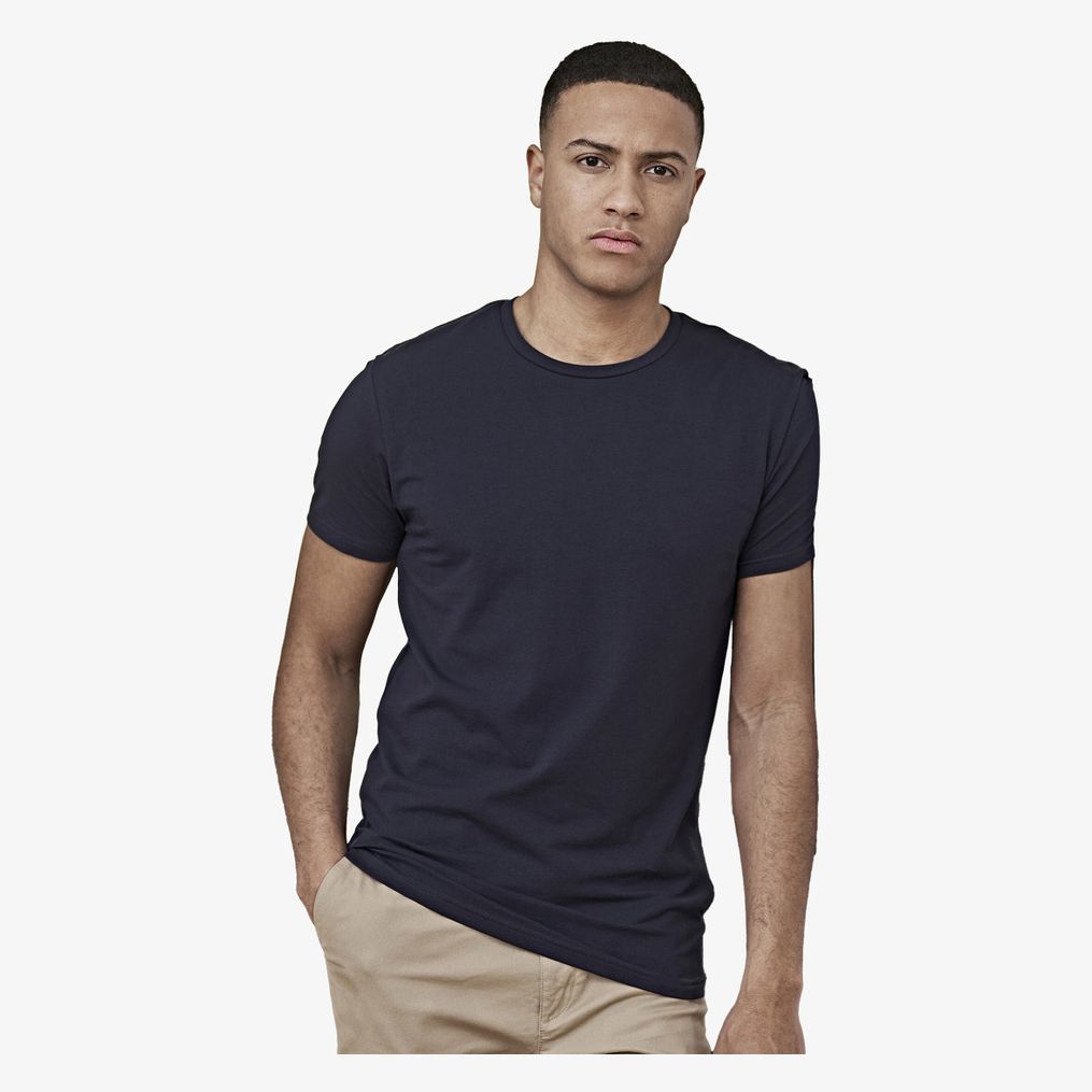 Tee Jays Stretch T-Shirt T400 - Navy model lifestyle